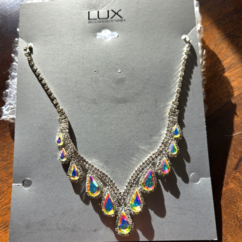 NWOT Lux jeweled v-necklace